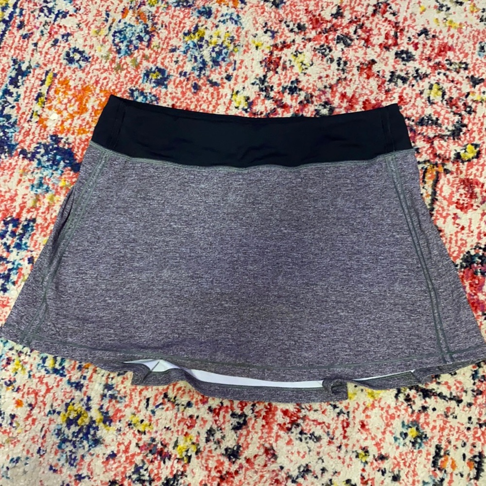 Lululemon skirt size 8 tall